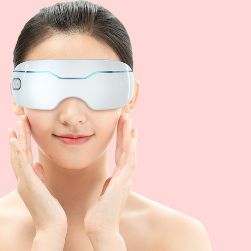 Warm mist inside the Driftly Steam Eye Mask
